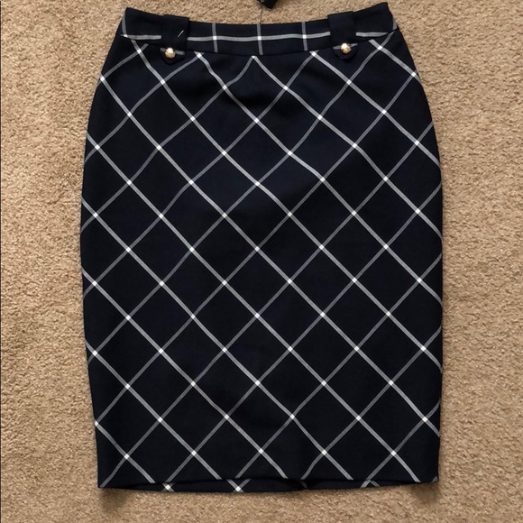 NWT classic timeless GORGEOUS pencil skirt. - Picture 3 of 3
